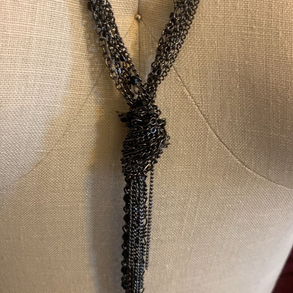 Woman’s knotted necklace